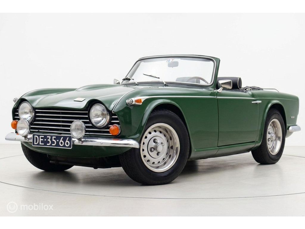Triumph TR4 Soft Top 55532308-0.jpg | Karakterauto.