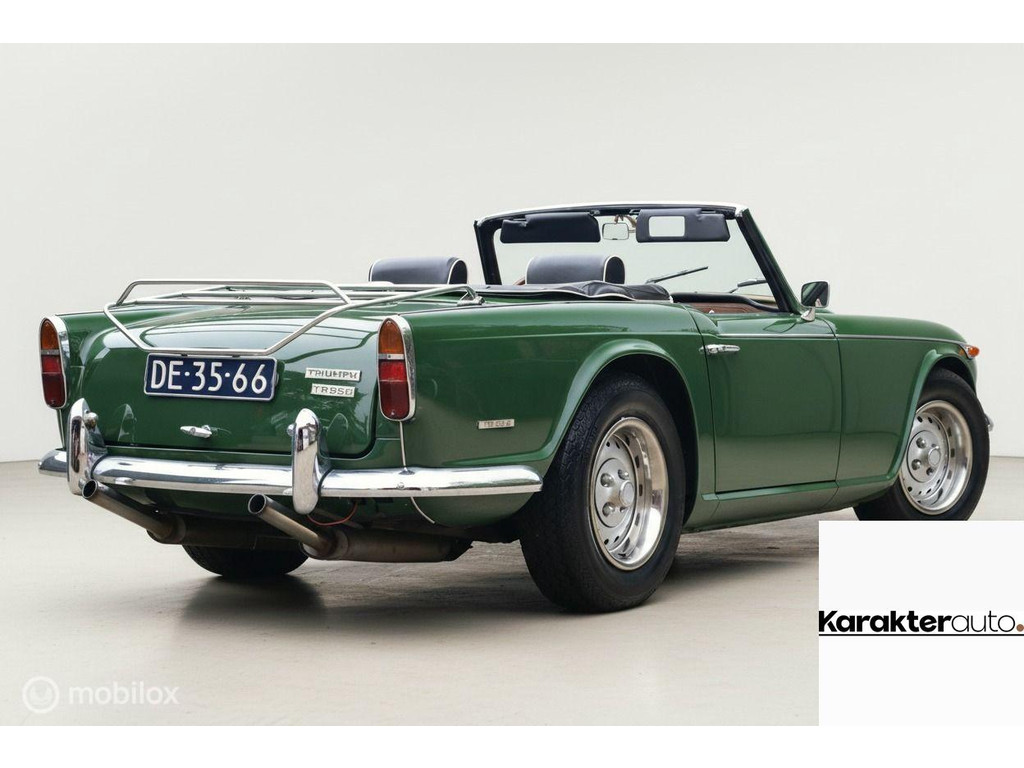 Triumph  TR4 Soft Top 55532308-1.jpg | Karakterauto.